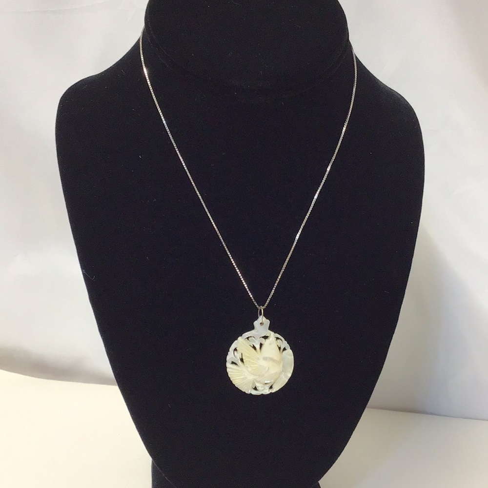 SALE🔥Beautiful mother of pearl hand carved bird pendant on fine 925 Silver chain
